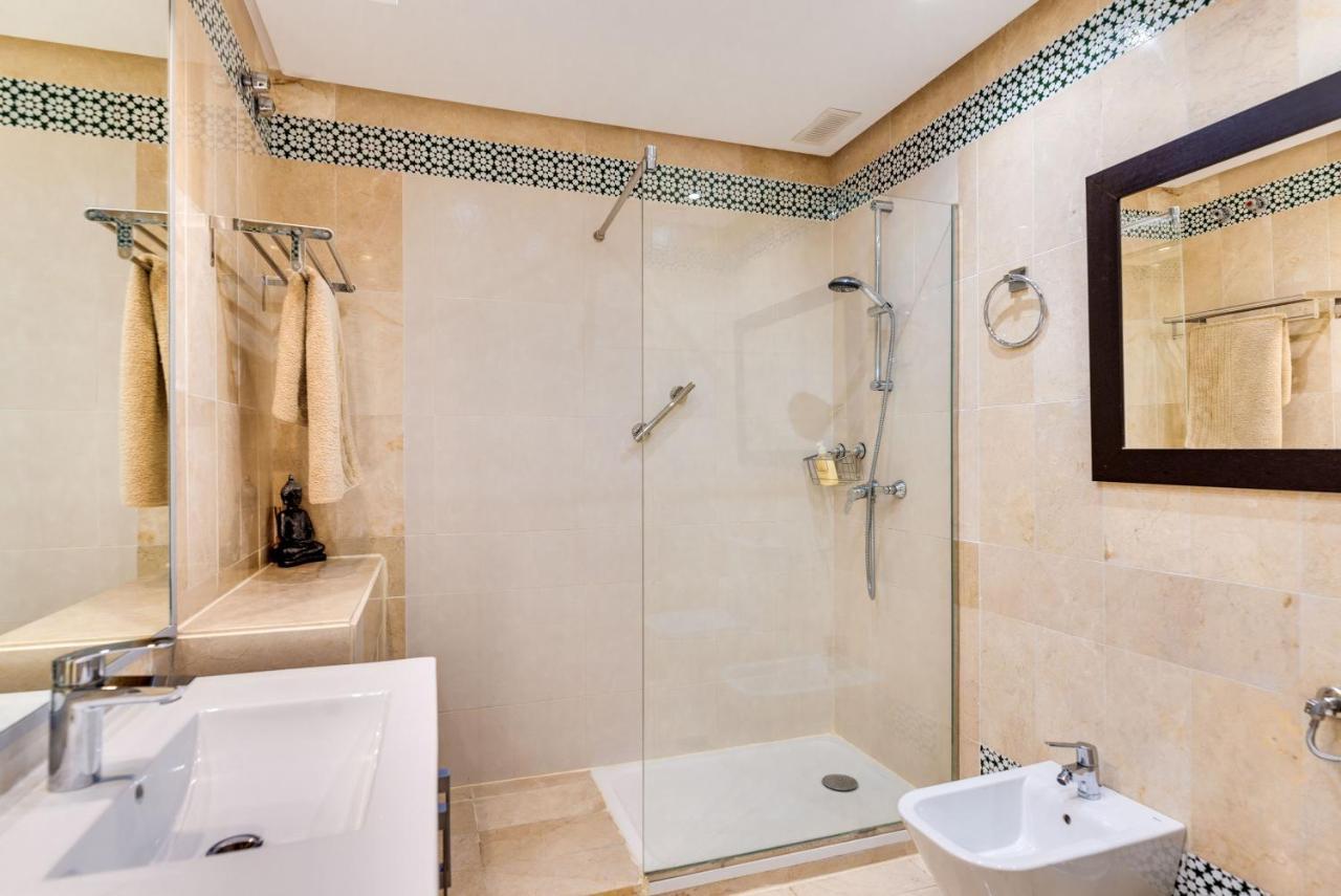 Puerto Banus3 Sandy Beachside Apartamento *
